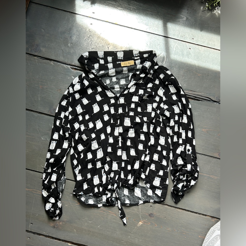 Love Notes Black Button Up Tie Front Cat shirt